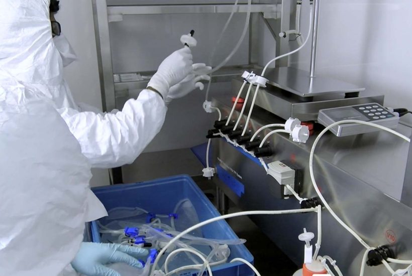 act-2 Mobile cGMP Cleanroom example: two scientist working